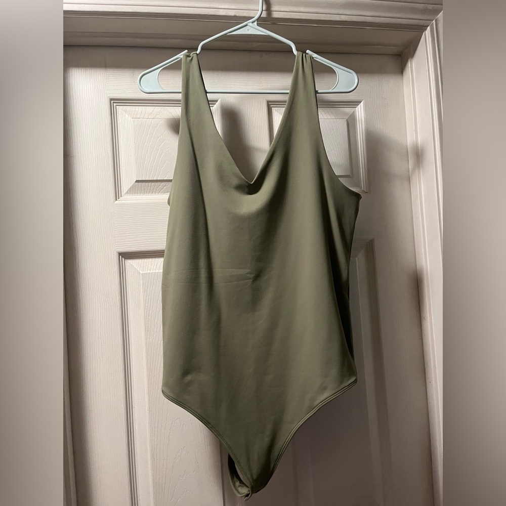 V Neck Bodysuit - Picture 2 of 2